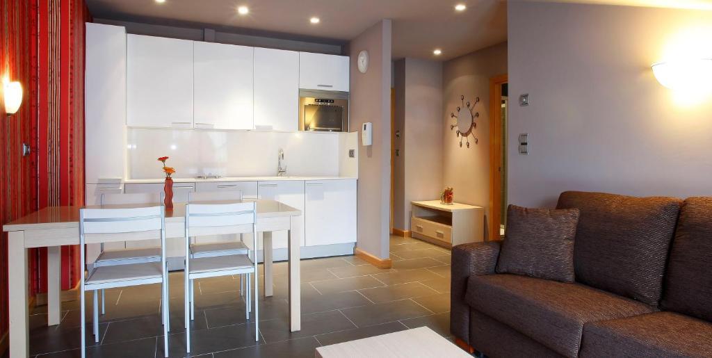 Apartamentos Spa Cueto Onís Værelse billede